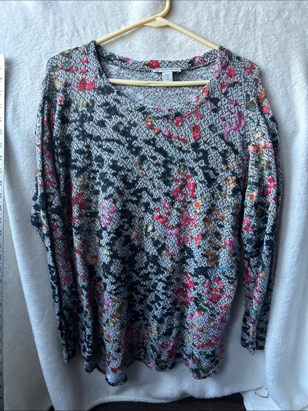 Cold water creek 3D knit Women’s Floral watercolor Crewneck Sweater - Multicolor